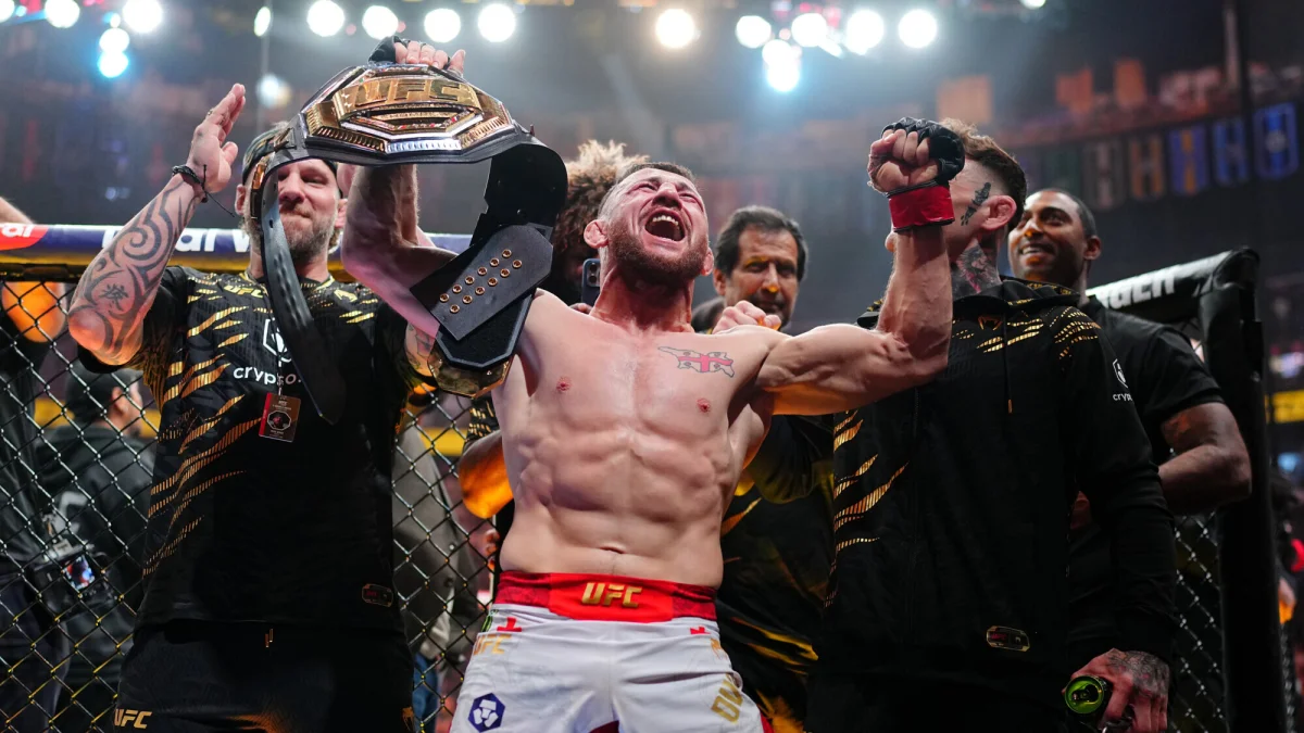 Железный Мераб: Двалишвили защитил титул и вошёл в историю UFC