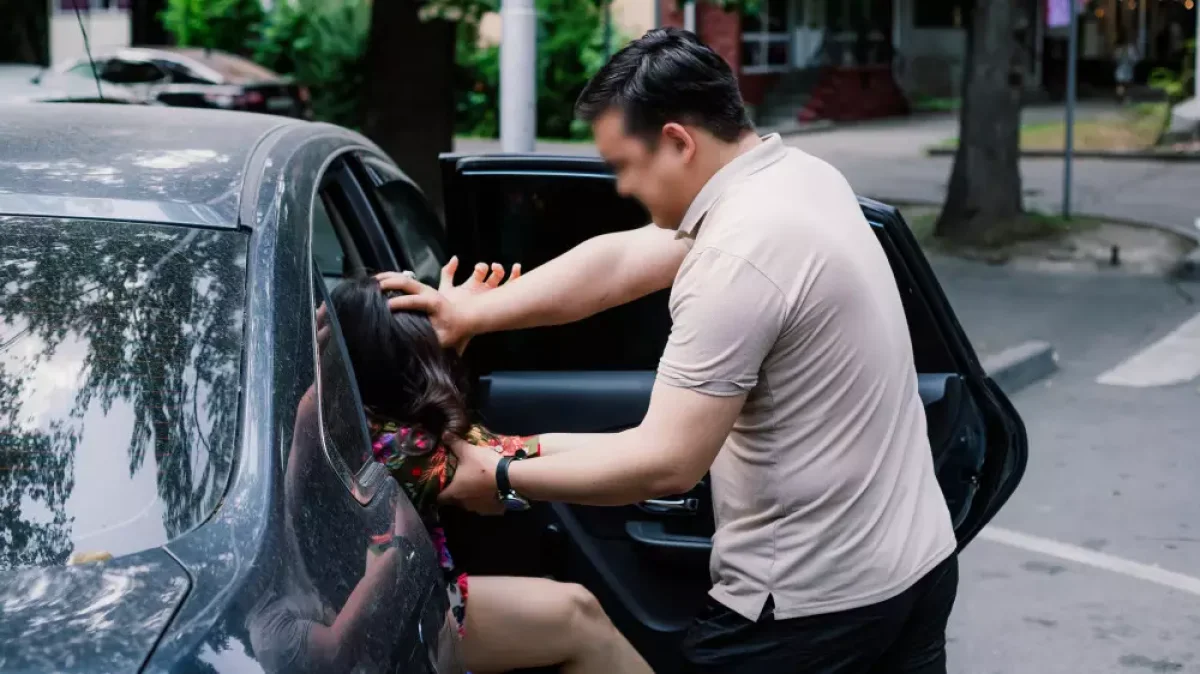 Сталкинг и принуждение к браку: в Казахстане начали действовать новые нормы Уголовного кодекса