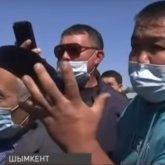"Детям куда идти? За углом анашу курить?": шымкентцы возмутились строительством поликлиники на месте стадиона