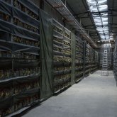 Казахстанцам обещали доход за аренду майнингового оборудования