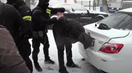 Вымогавшего миллион долларов у фермеров мужчину задержали в ЗКО