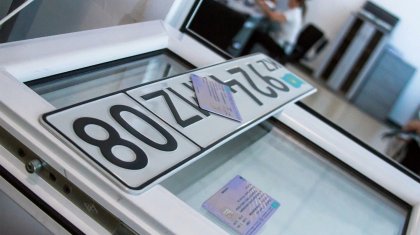 По поддельным документам регистрировал авто сотрудник ЦОНа