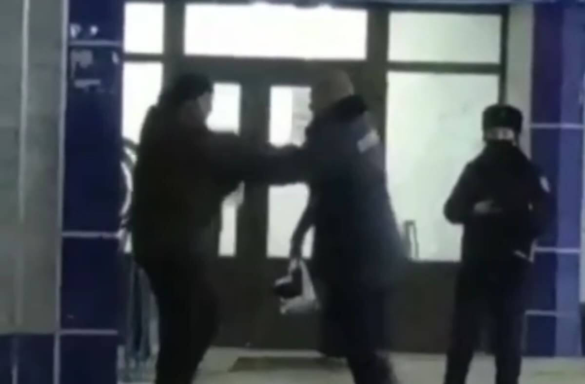 Мужчина напал на полицейского в Петропавловске