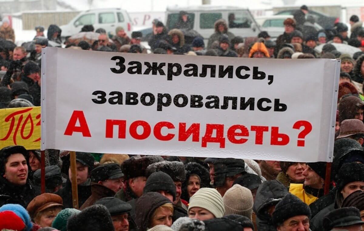 "Обогащение на горе своего народа": Шпекбаев о чиновниках-предателях, воровавших в пандемию