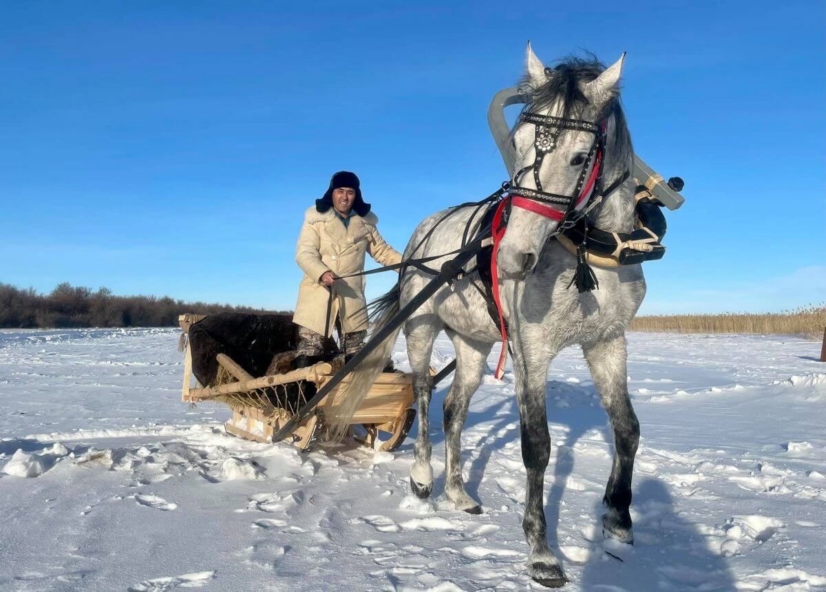 "Лучше бы объекты проверял": фото отдыхающего Айдына Рахимбаева возмутили казахстанцев