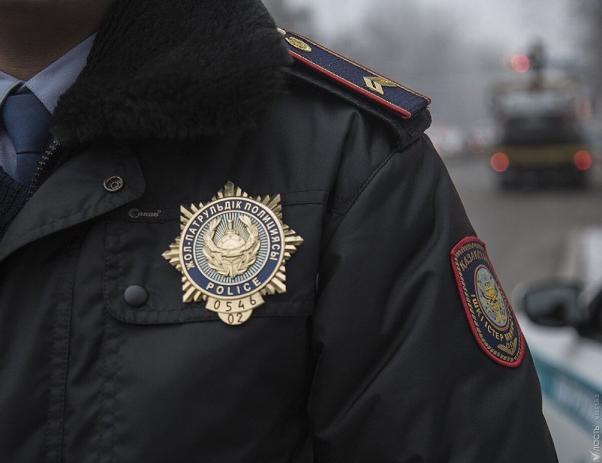 Шымкентских полицейских обвиняют в избиении тележурналиста