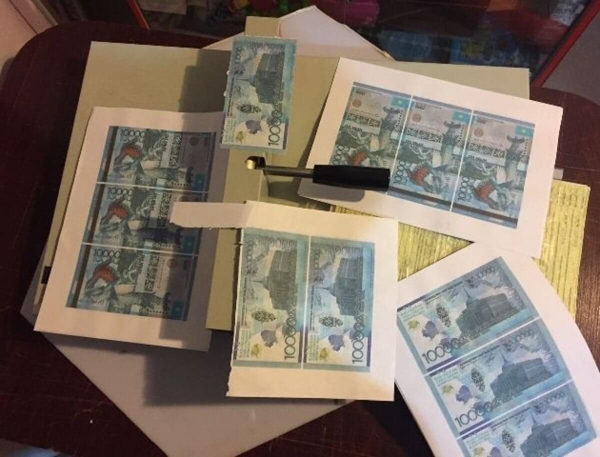 Нацбанк обеспокоен выросшим числом поддельных тенге