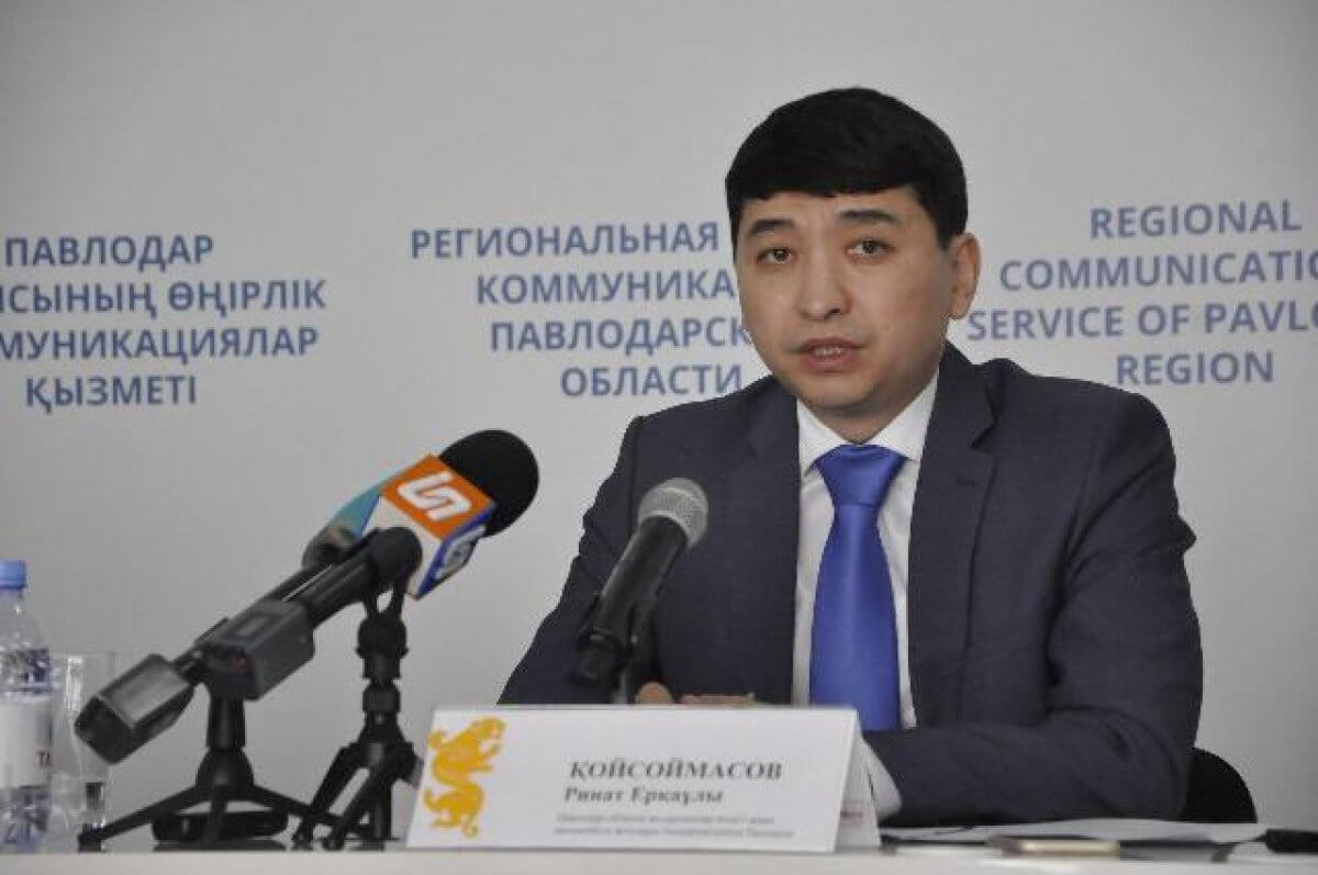 Уволенный по делу о покупке iPhone чиновник потребовал восстановить его в должности