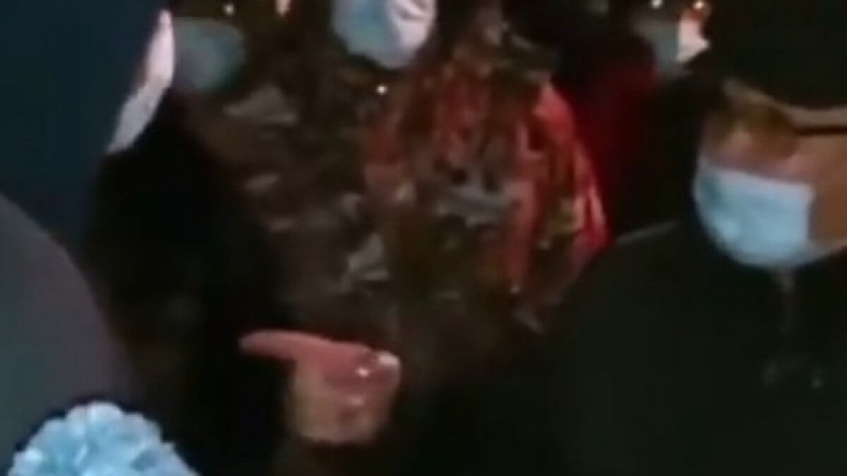 "Ты меня не выбирал!": разговор акима Жаркента с водителями на повышенных тонах возмутил казахстанцев