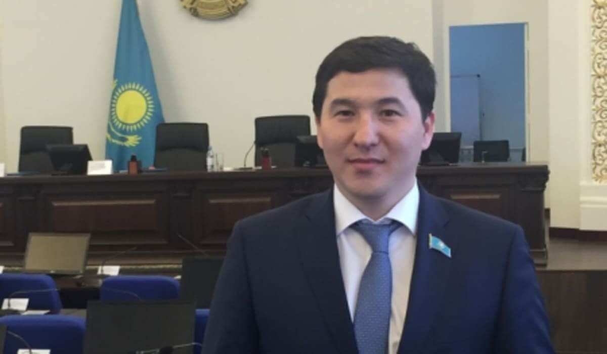 Павлодарского депутата исключили из "Nur Otan"