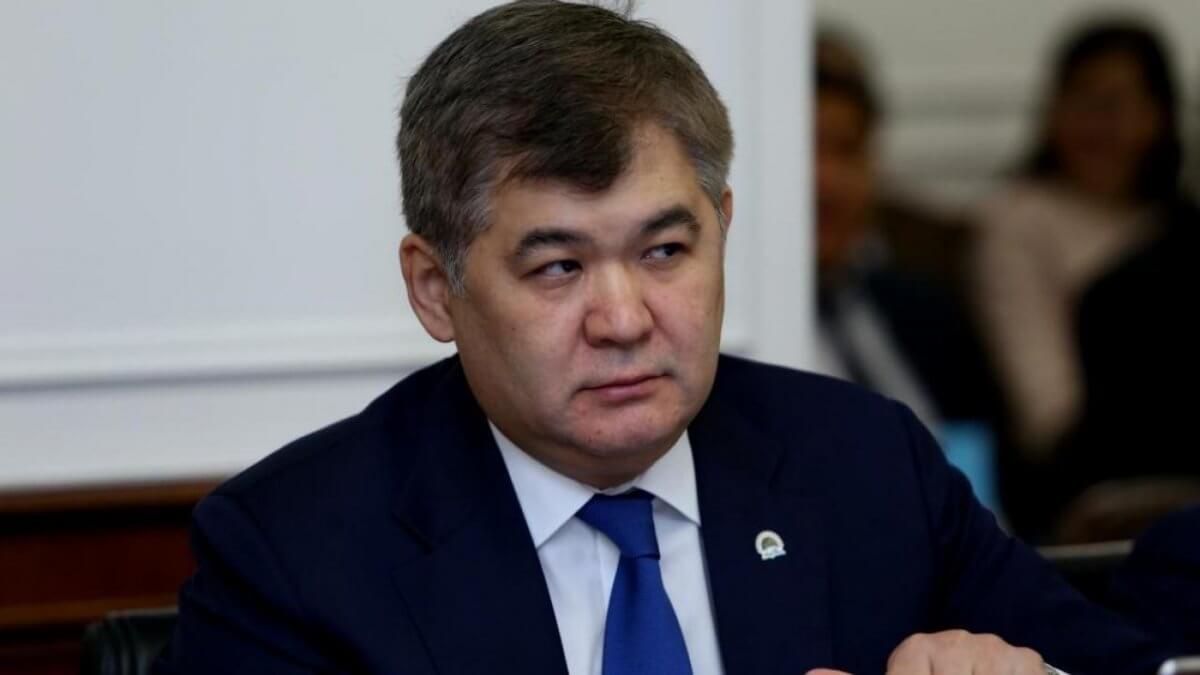 Бывшему министру Биртанову продлили домашний арест