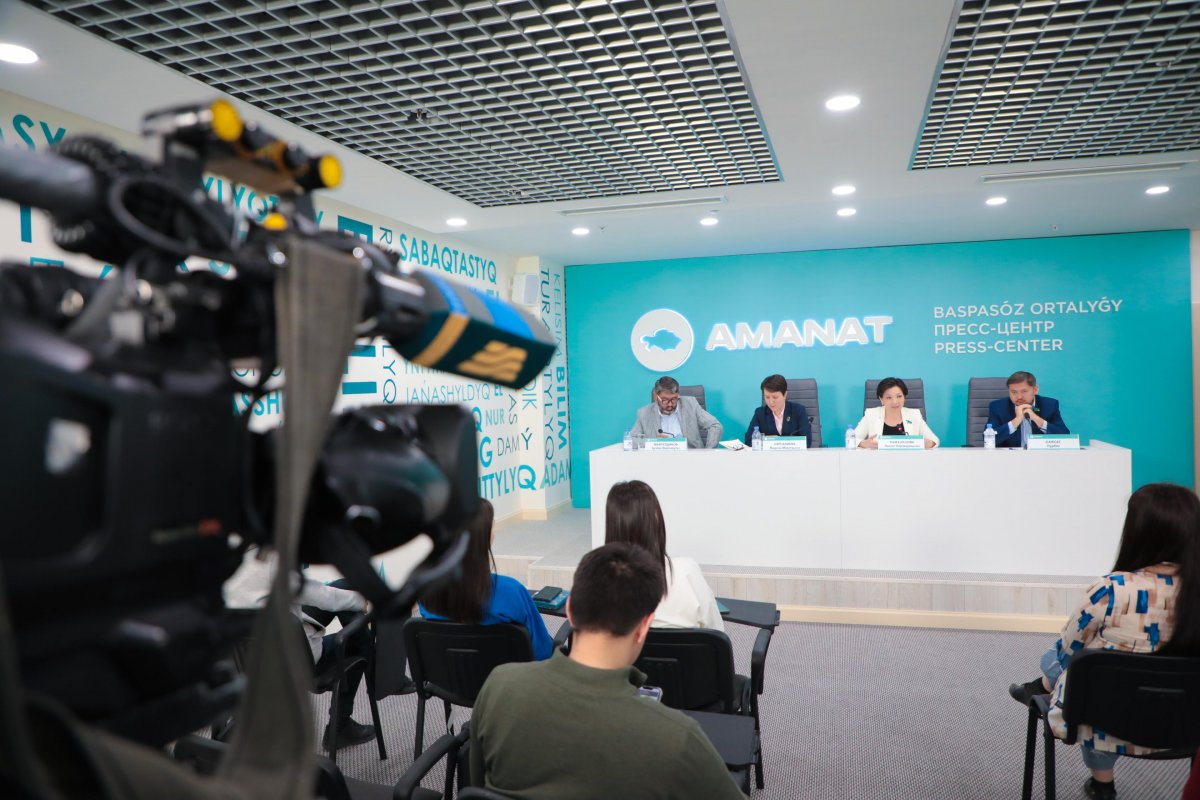 Референдум станет новым общественным договором - члены партии Amanat