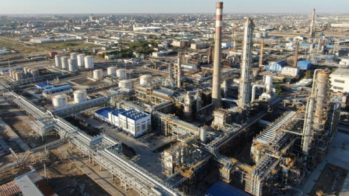 Авария на НПЗ в Атырау: проверяется работоспособность оборудования