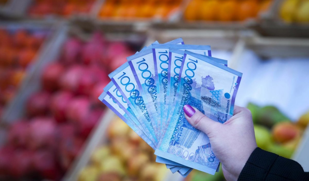 Основные продукты питания подорожали на 21% в Казахстане