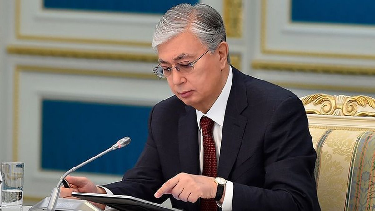 Токаев поручил правительству направить дополнительную гуманитарную помощь Турции