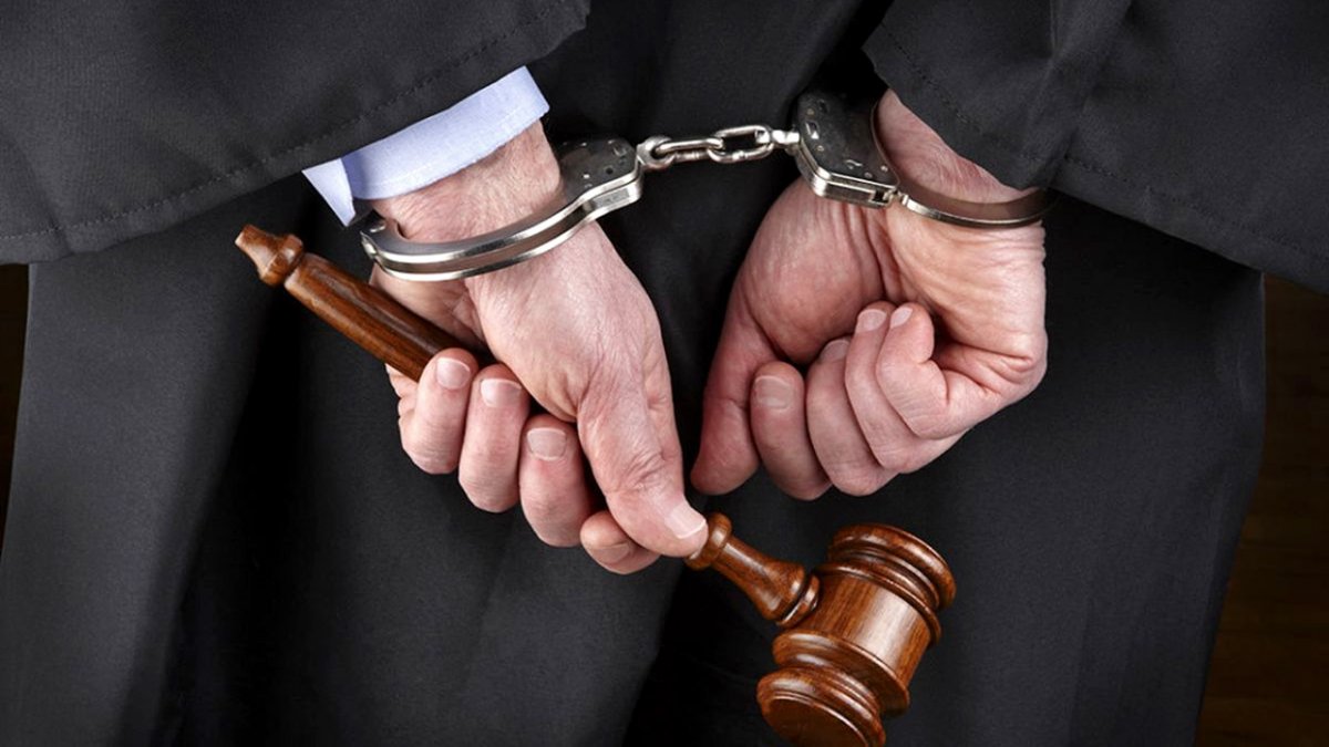 Экс-судью лишили свободы за коррупцию в Таразе