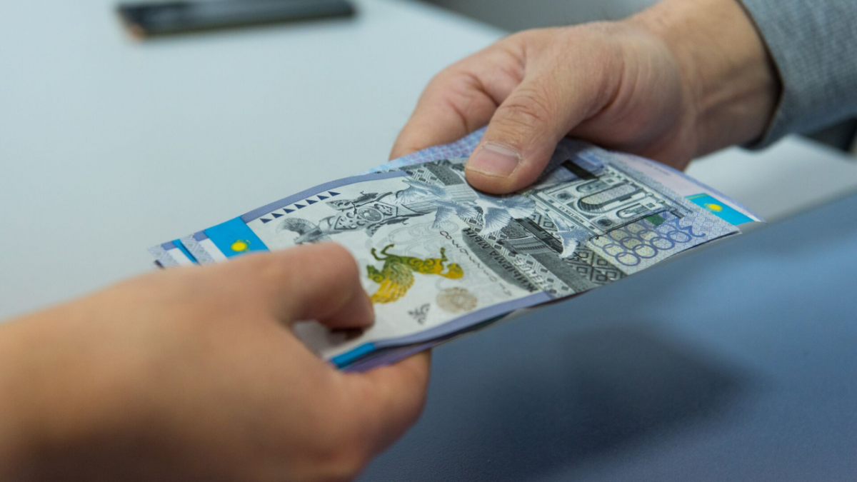 18 млн тенге за участок под бизнес: в Туркестане задержали чиновника