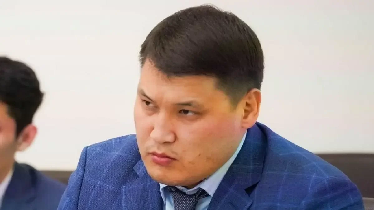 "Чувствует себя лучше": коллеги рассказали о состоянии замакима Шымкента после стрельбы