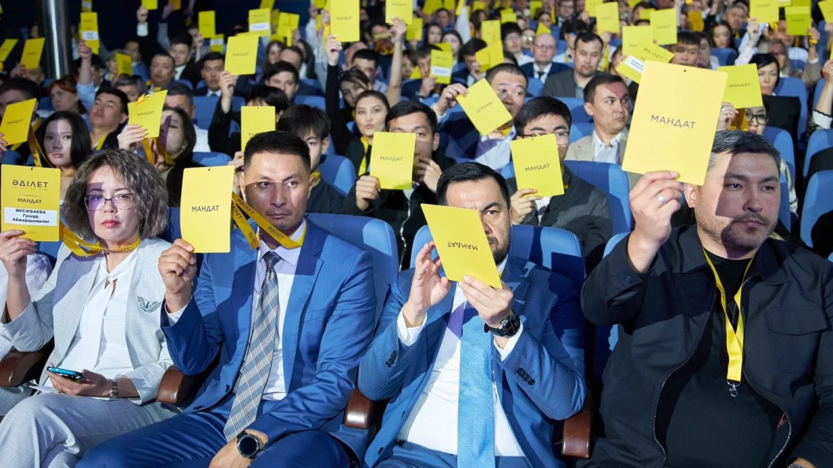 В Астане прошёл учредительный съезд партии «Әділет»